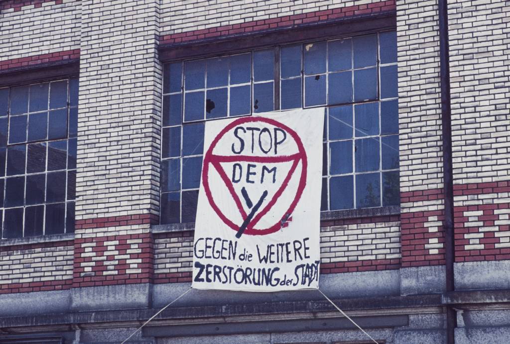 Zürich, Protestplakat gegen Abbruch eines Wohnhauses